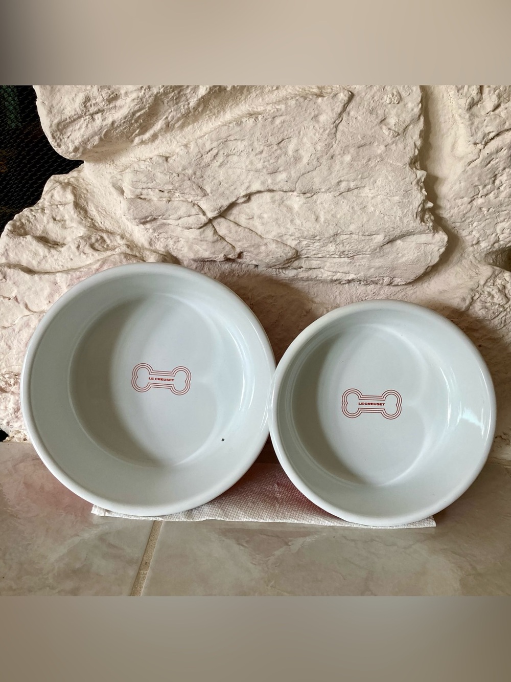 NWT Le Creuset Ceramic Pet Bowls White and Red Bone Logo